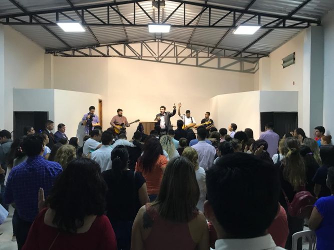 En San Antonio Paraguay las iglesias siguen creciendo