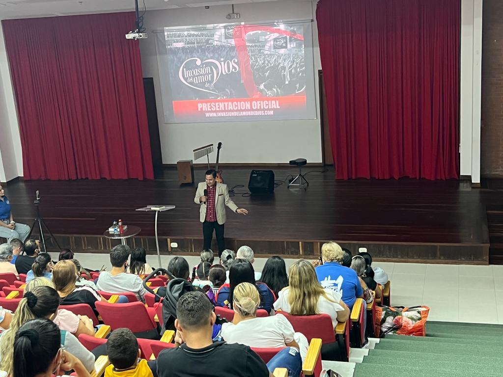 Presentación y entrenamiento de Invasión en Colombia